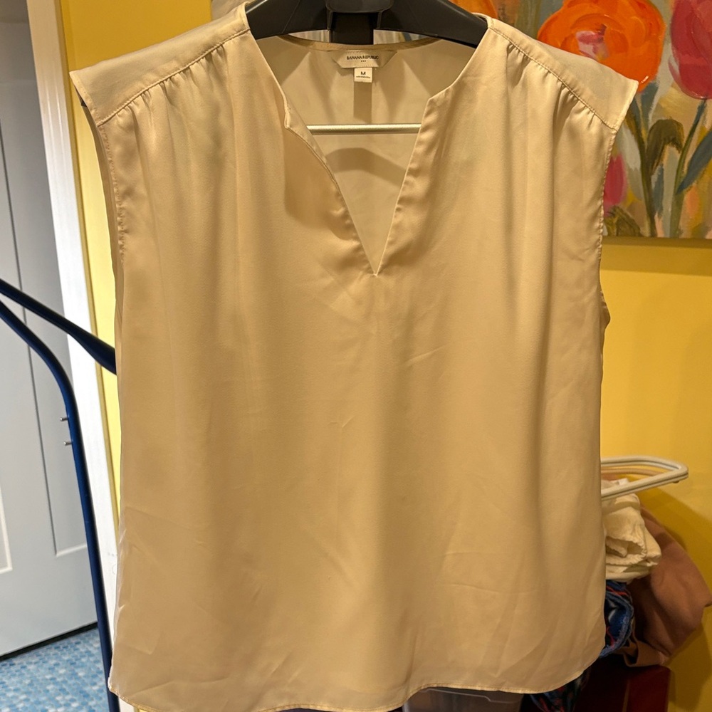 Banana Republic Cream V-Neck Blouse